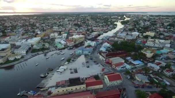 벨리즈 다운타운의 카리브해 포인트 아름다운 스카이라인 — 비디오