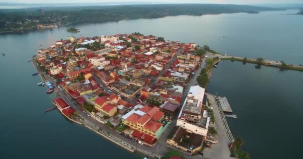 Όμορφη Flores Island Στο Peten Γουατεμάλα Μέρος Που Βλέπουμε Αξιοθέατα — Αρχείο Βίντεο
