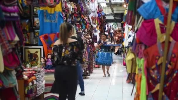 Öffentlicher Markt Guatemala City Guatemala Menschen Die Kleidung Und Hemden — Stockvideo