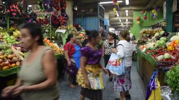 Allmän Marknad Guatemala City Guatemala Människor Som Säljer Mat Och — Stockvideo