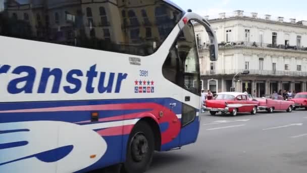Старые Уникальные Автомобили Гаване Куба Красочный Осмотр Достопримечательностей — стоковое видео
