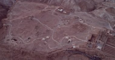 Masada. İsrail 'in güney bölgesindeki antik istihkam. İsrail 'in Ölü Deniz Bölgesi' ndeki Masada Ulusal Parkı. Masada Kalesi. İHA