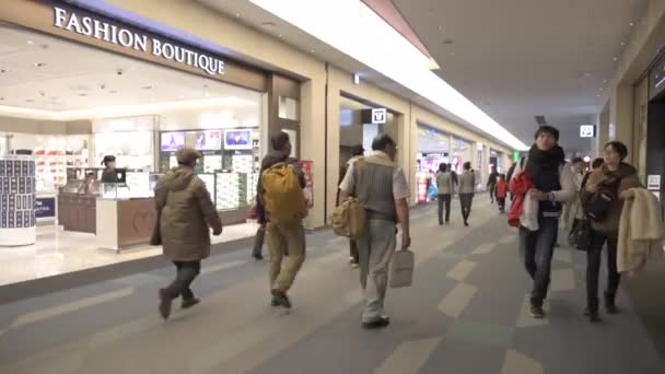 Διεθνές Αεροδρόμιο Haneda Στο Τόκιο Ιαπωνία Εσωτερικό Κατάστημα Αφορολόγητων Ειδών — Αρχείο Βίντεο