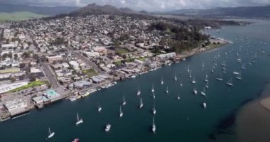 Kaliforniya 'daki Morro Bay City' de. Drone. ABD
