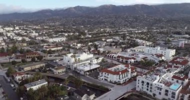 Kaliforniya 'da Santa Barbara City manzarası. ABD. Günaydın, Günbatımı Saati. İHA