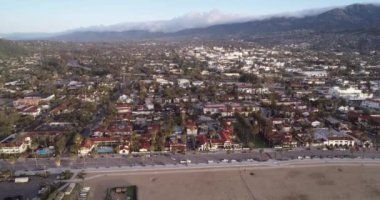 Kaliforniya 'da Santa Barbara City manzarası. ABD. Günaydın, Günbatımı Saati. İHA