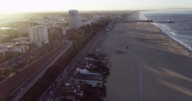 Santa Monica, Los Angeles, Kaliforniya 'da gün doğumu zamanı. İHA