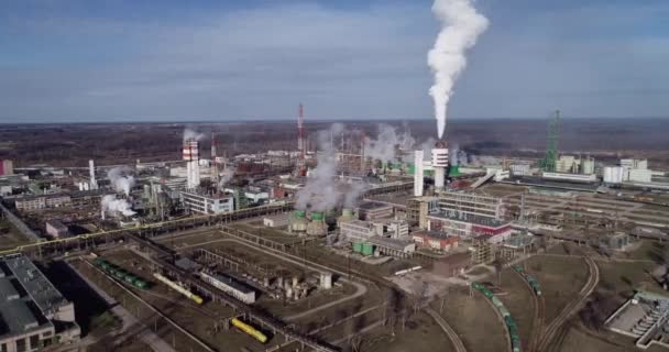 Chemiefabrik Litauen Achema Jonava City Klarer Blauer Himmel Und Rauchschwaden — Stockvideo