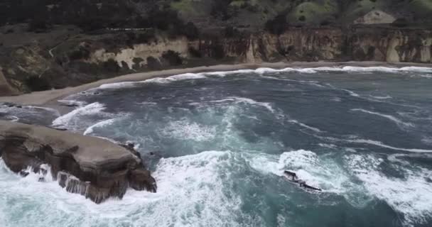 Kaliforniya Daki Greyhound Rock Country Park Ada Pasifik Okyanusu Dalgaları — Stok video