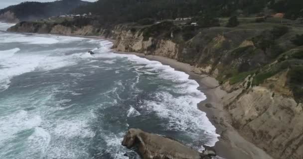 Парк Грейхаунд Рок Кантри Калифорнии Остров Волны Тихого Океана Дрон — стоковое видео