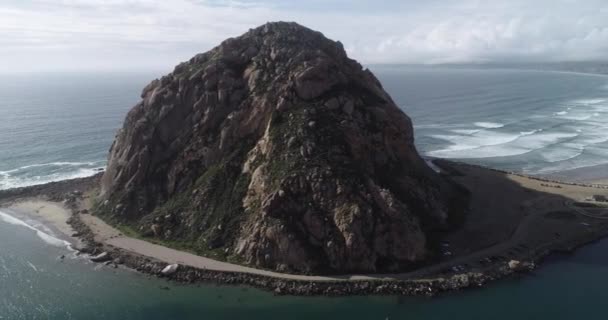 Morro Rock Morro Bay Kalifornie Usa Starověký Sopečný Kopec Konci — Stock video