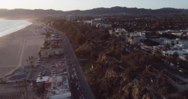 Santa Monica, Los Angeles, Kaliforniya 'da günbatımı. İHA