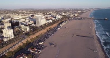 Santa Monica, Los Angeles, Kaliforniya 'da günbatımı. İHA