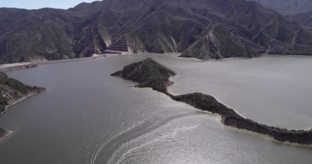 Pyramid Lake California Reservoir Formed Pyramid Dam Piru Creek Eastern — Vídeo de stock