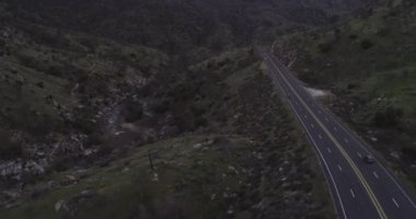 Kern River ve California State Road 178, arka planda. İHA