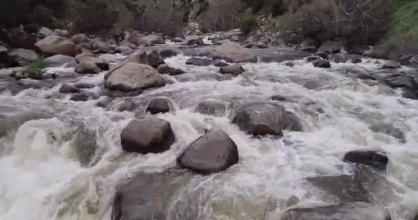 Kern River Cow Flat Creek Kalifornie Usa Kameny Kameny Tekoucí — Stock video
