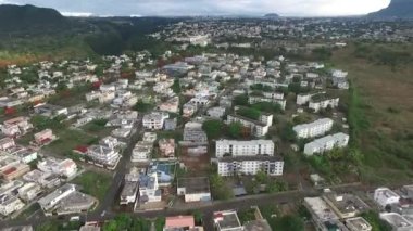 Arkadaki Hint Okyanusu ve Kasabası ile Mauritius şehir manzarası