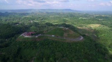 Bohol, Filipinler 'deki Çikolata Tepeleri. En az 1260 tepe var. Filipinler 'deki en ünlü gezici nesnelerden biri. İHA