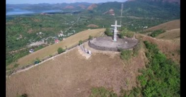 Tapyas Dağı ve Coron Peyzajı. Palawan, Filipinler. Arka plandaki güzel manzara Sulu Deniz Pelerini. İHA