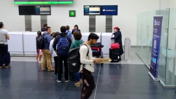 Internationella Mexiko Benito Juarez Flygplats Avgångsområde Med Ombordstigning Till Cancún — Stockvideo