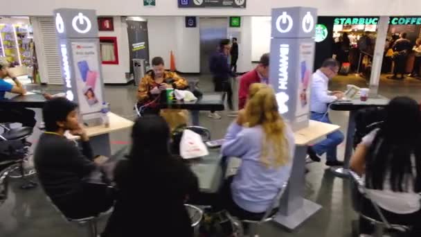 Nemzetközi Mexikó Benito Juarez Repülőtér Indulás Terület Adómentes Üzletek Emberek — Stock videók