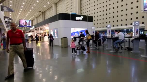 Internationale Luchthaven Van Mexico Benito Juarez Vertrekgebied Met Belastingvrije Winkels — Stockvideo