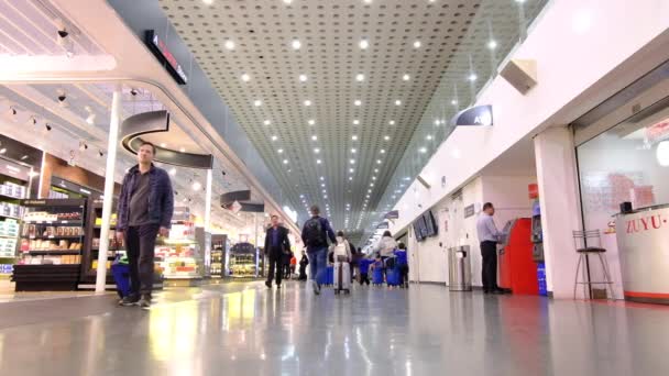 People Walking International Mexico Benito Juarez Airport Departure Area Tax — Stock Video