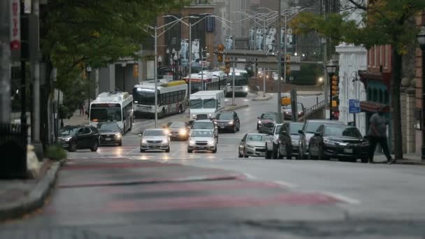 巴尔的摩交通和Mta城市链接橙色巴士为背景 车站由马里兰交通局运营 马里兰州 — 图库视频影像