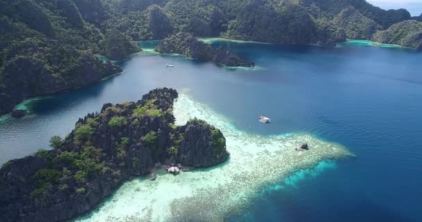 Twin Lagoon Dans Endroit Très Populaire Parmi Les Touristes Coron — Video