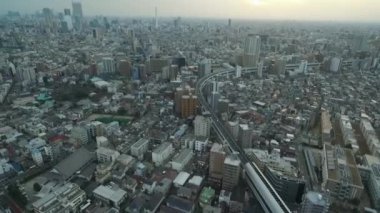 Pistli Sonsuz Şehir, Tramvay Yolları Arkaplanda. Japonya. İHA