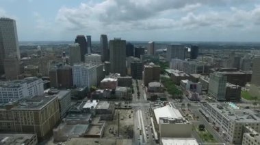 - New Orleans. Şehir manzarası, Louisiana. Arka plandaki City Skyline. İHA