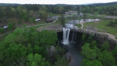 Gadsden, Alabama 'daki Noccalula Falls Parkı ve Kamp Alanı. İHA