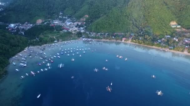 菲律宾巴拉望的El Nido 背景为船与海洋的海景 游客中非常受欢迎的观光场所 — 图库视频影像