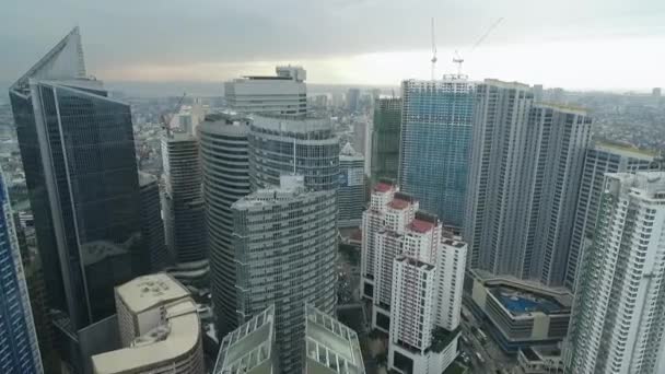 Makati City Fülöp Szigeteken Városkép Skyline Forgalom Felhőkarcolók Háttérben Manila — Stock videók