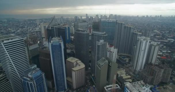 Makati City Στις Φιλιππίνες Cityscape Skyline Και Skyscrapers Στο Παρασκήνιο — Αρχείο Βίντεο
