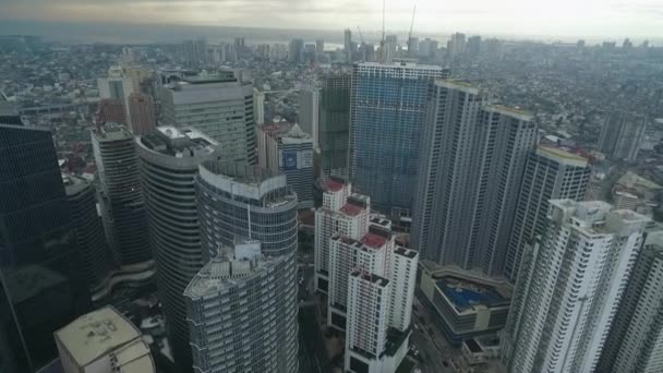 Filipinler Makati Şehrinde Skyline Trafik Gökdelenler Arkaplanda Manila Bölgesi — Stok video