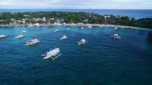 Logon Beach Boats Malapascua Island Seashore Cebu Filipijnen Sulu Sea — Stockvideo