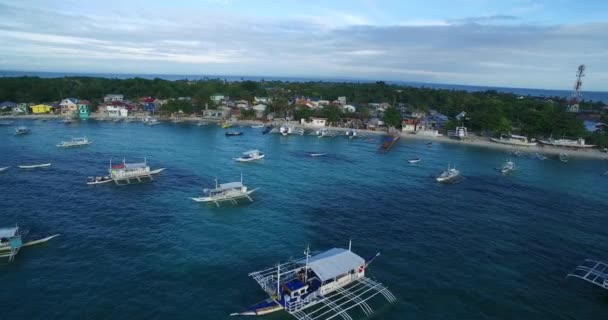 Logon Beach Boats Malapascua Island Seashore Cebu Filipijnen Sulu Sea — Stockvideo