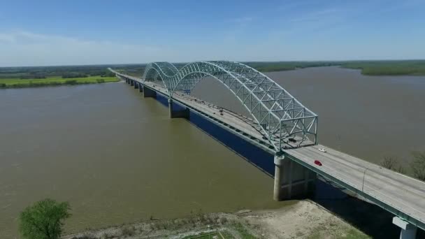 Puente Hernando Soto Río Misisipi Memphis Trafic Background Arkansas Tennessee — Vídeos de Stock