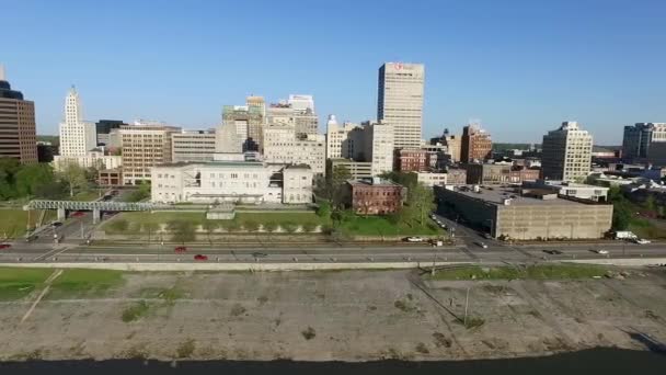 Memphis Cityscape Tennessee Architecture Skyline Mississippi Shore Trafic Background Drone — Stock Video