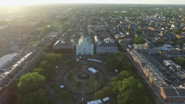 New Orleans Cityscape French Quarters Music Festival Louisiana Louis Cathedral — Stockvideo
