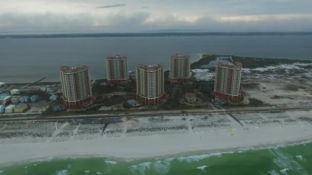 Leerer Pensacola Beach Florida Portofino Türme Hintergrund Golf Von Mexiko — Stockvideo