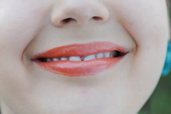 Giovane Adulto Giovanissima Faccia Labbra Sorriso Felice — Foto Stock