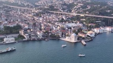İstanbul, Türkiye. İstanbul Kanalı, Büyük Mecidiye Camii, Boğaz Kanalı