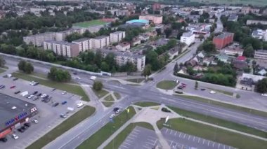 Siauliai Bölgesi 'ndeki Radviliski şehrinin hiperlapesi. Litvanya. Drone Bakış Açısı.