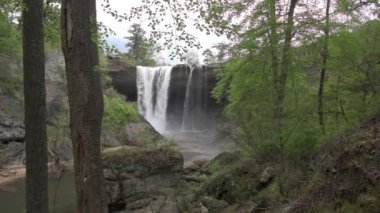 Noccalula Şelalesi. Alabama, ABD 'de Şelale