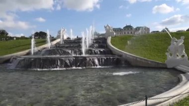 Avusturya Belvedere Sarayı çeşmesi. Viyana, Avusturya.