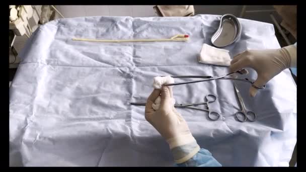 Arranging Surgical Instruments Sterile Supplies Surgery Uhd Hdr — Vídeo de Stock