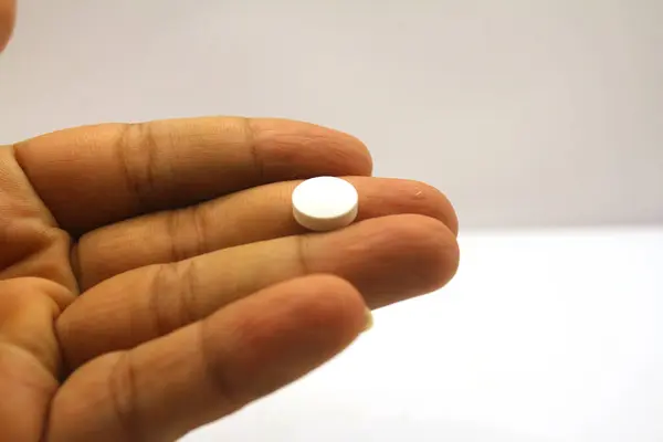 Elimizdeki ilaçların fotoğrafı.