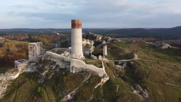 ポーランドのチェコストワ近くのオルシュタインの城の遺跡 — ストック動画